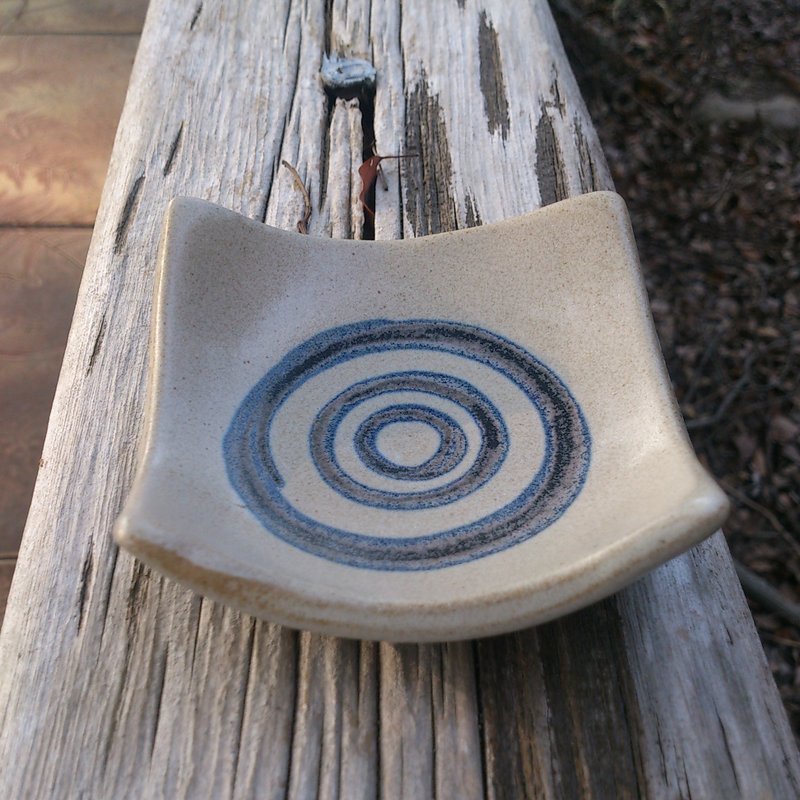 【JAEE Ceramics】标靶小碟 - 浅碟/小碟子 - 其他材质 蓝色