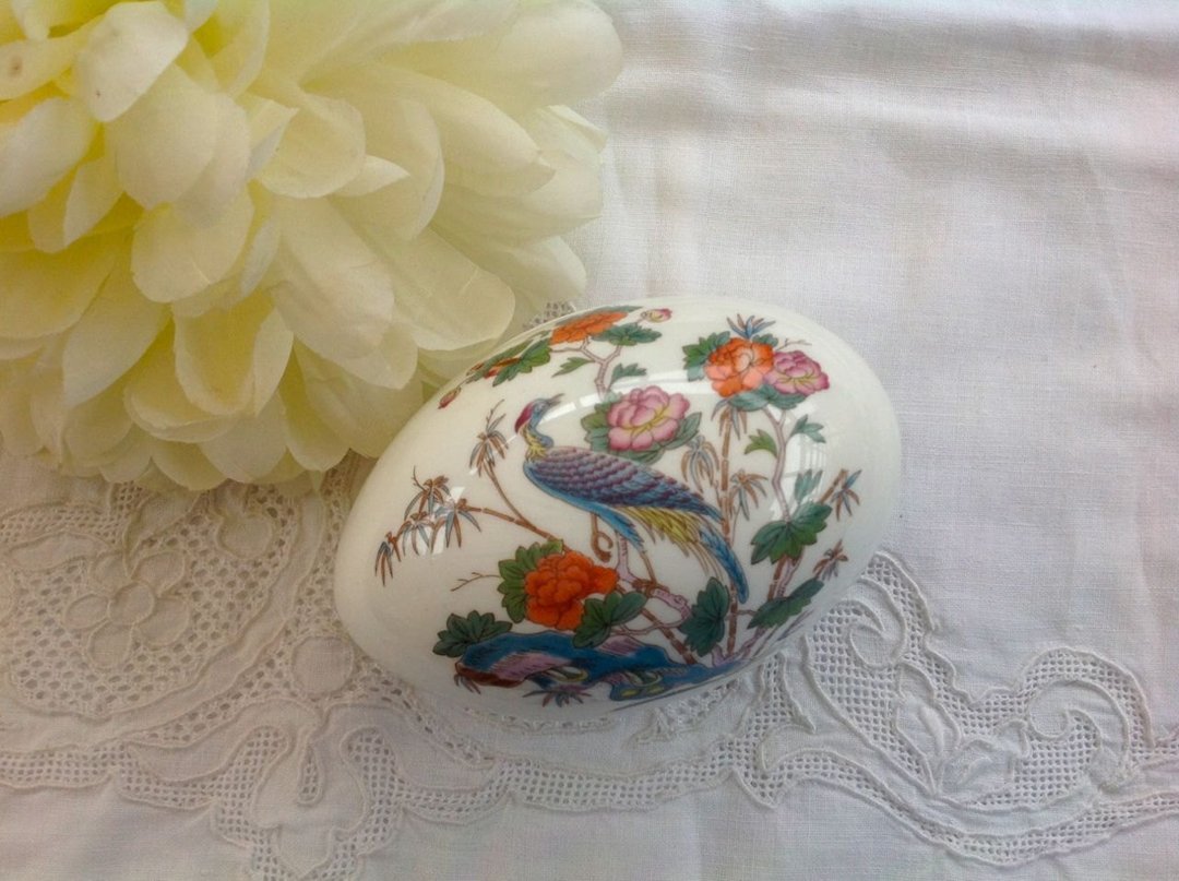 ♥~安妮疯古物~♥vintage 复古 古董英国骨瓷Wedgwood 九关鸟骨瓷蛋形珠宝盒,饰品盒～新年礼物 - 其他 - 其他材质 白色