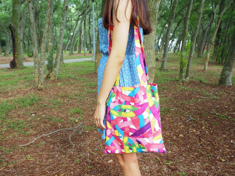 【童心未泯】莓果芭乐口味斜侧背大包包 - 侧背包/斜挎包 - 其他材质 多色