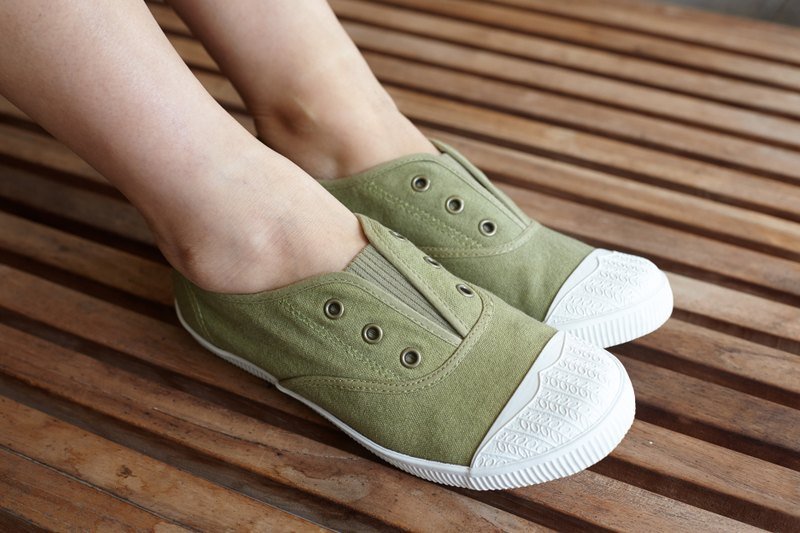 FREE 湖泊绿 鞋面不清楚小斑点 5折出售(剩下JAP23.5=EUR37) 简单舒适 /帆布鞋/懒人/休闲鞋 国民休闲鞋台湾良品 Southgate 南登机口 - 女款休闲鞋 - 其他材质 绿色