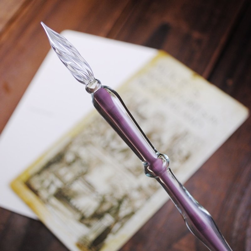 母亲节【MSA 玻璃文具笔】(透明芋紫)水晶艺术雕刻双色玻璃笔(含玻璃笔座) 刻字订做 (不含墨水) - 酒杯/酒器 - 玻璃 紫色