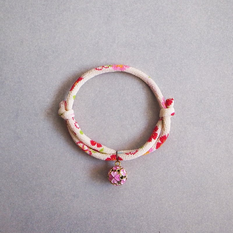 宠物项圈 安全项圈 日本犬猫和布项圈(可调式)-米白+粉幸运草圆铃 - 项圈/牵绳 - 丝．绢 白色
