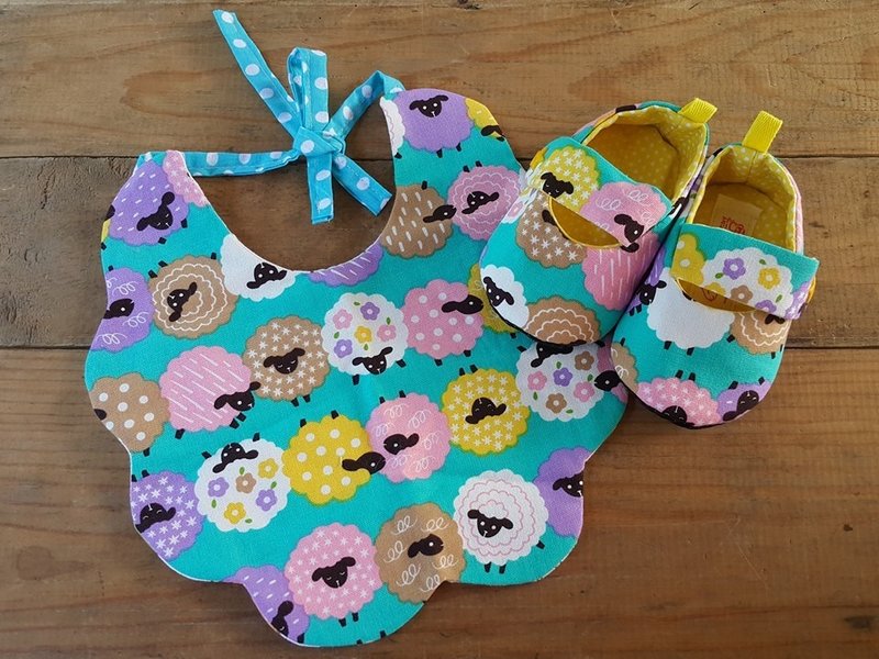 棉花糖小羊  宝宝弥月礼盒两件组(12cm) - 满月礼盒 - 其他材质 多色