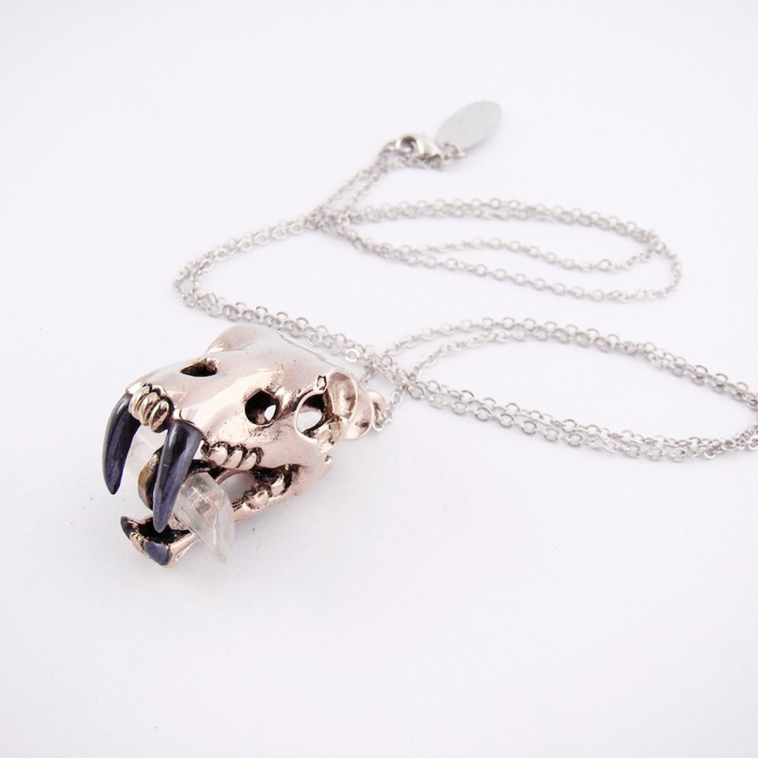 White bronze Saber tooth skull pendant with clear quartz stone and oxidized antique color - 项链 - 其他金属 