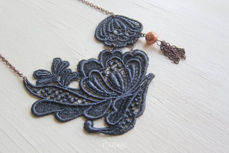 [Fyntage] 古董手染蕾丝项炼 - 项链 - 其他材质 灰色