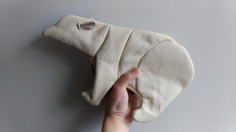 +zoom-  牛皮北极熊造型笔袋(置物袋) - 米白 - 铅笔盒/笔袋 - 真皮 白色