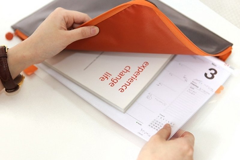 韩国Antenna Shop代理商 document pouch 多功能文件袋 A4 平版 文件 文具可放 - 文件夹/资料夹 - 真皮 黄色