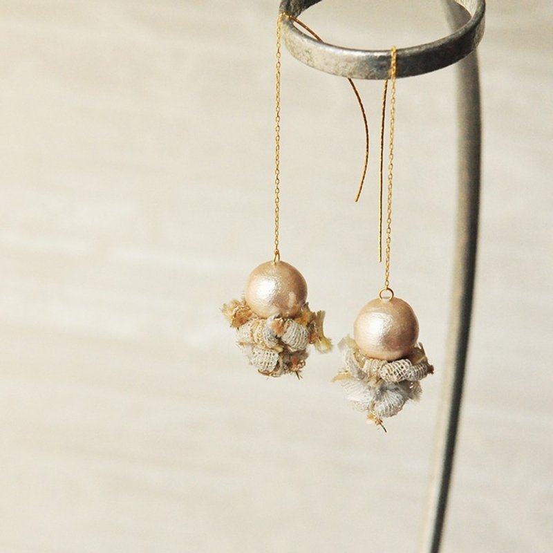 棉珍珠流苏耳环 / Cotton Pearl earring Firn - 耳环/耳夹 - 棉．麻 白色