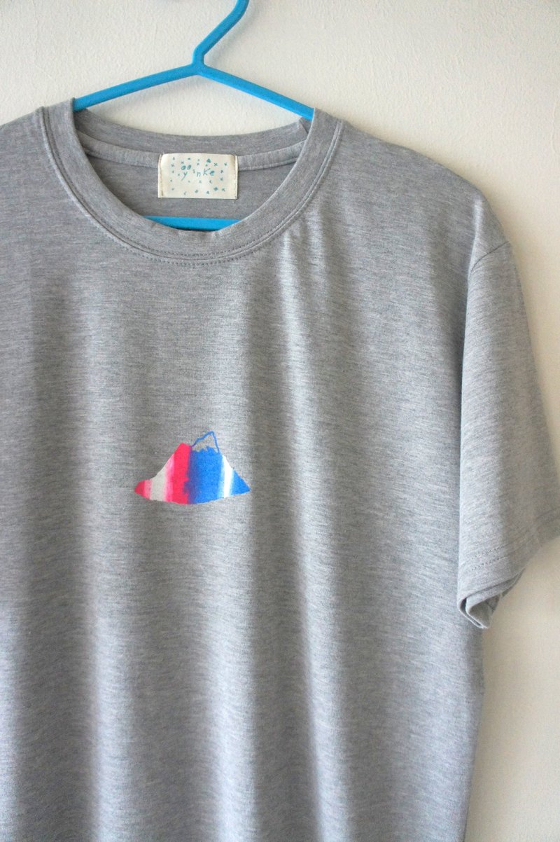 最后一件 L 男生黑色小山：） - 女装 T 恤 - 棉．麻 黑色