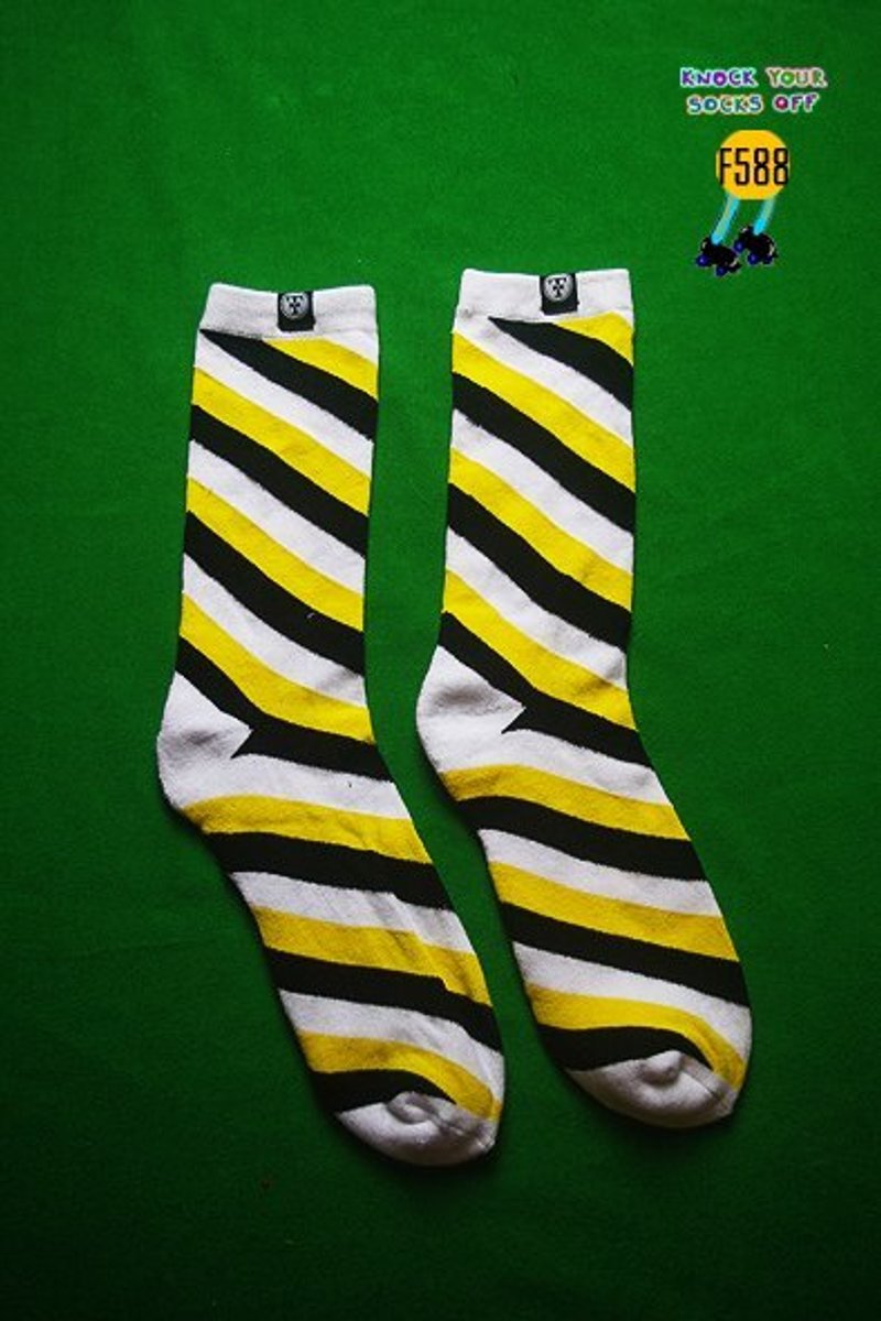 黄黑白斜条袜!!夏漪眺=knock your socks off !! - 袜子 - 其他材质 黄色