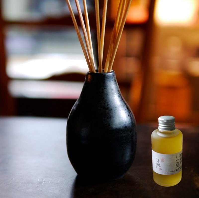 礼合组-扩香精油-老友好酒(久)陶罐组合(黑)/Old friend Vase (Black) with aroma oil-手舞作 - 香薰/精油/线香 - 其他材质 