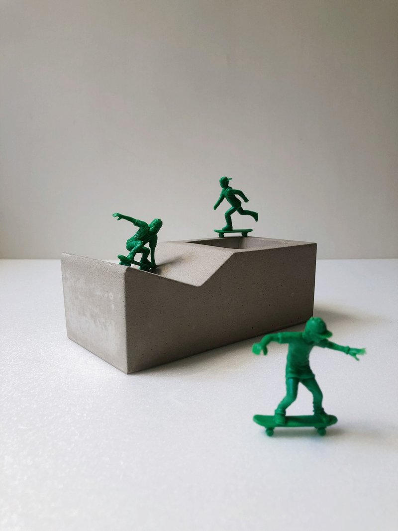 名片台水泥花器(不含植物、石、土) - 植栽/盆栽 - 水泥 灰色