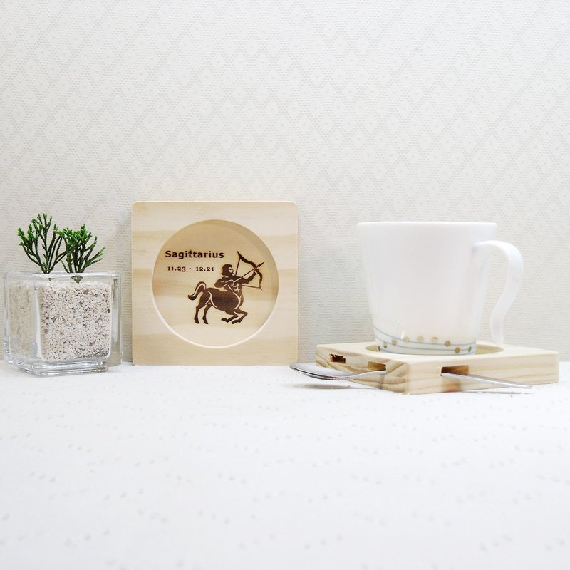 生日礼物 射手座 毕业礼物 实木 手工 天然漆腊 杯垫 定制化 名字 - 杯垫 - 木头 咖啡色
