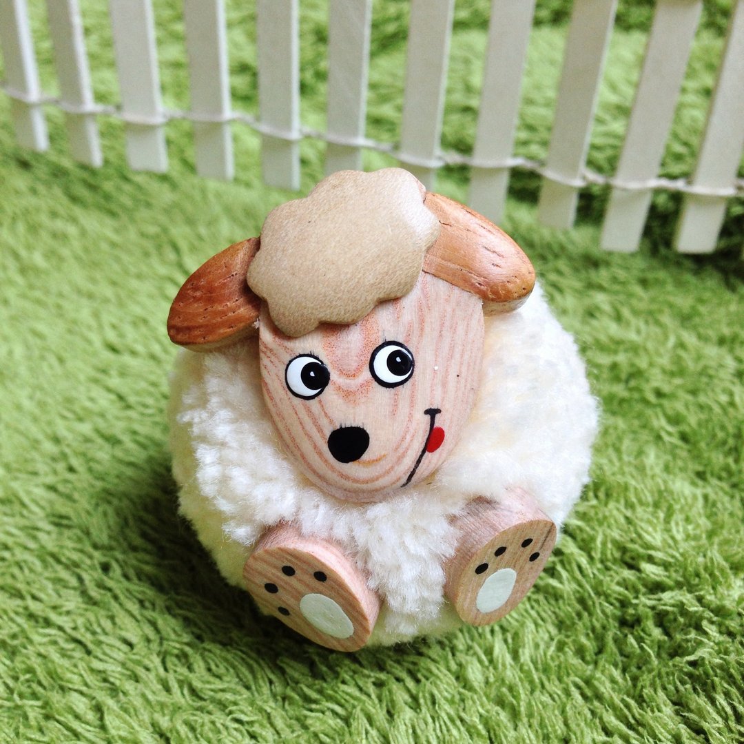 【手工木制x毛线澎澎】 吐舌小俏妞吸铁 - 冰箱贴/磁贴 - 木头 白色