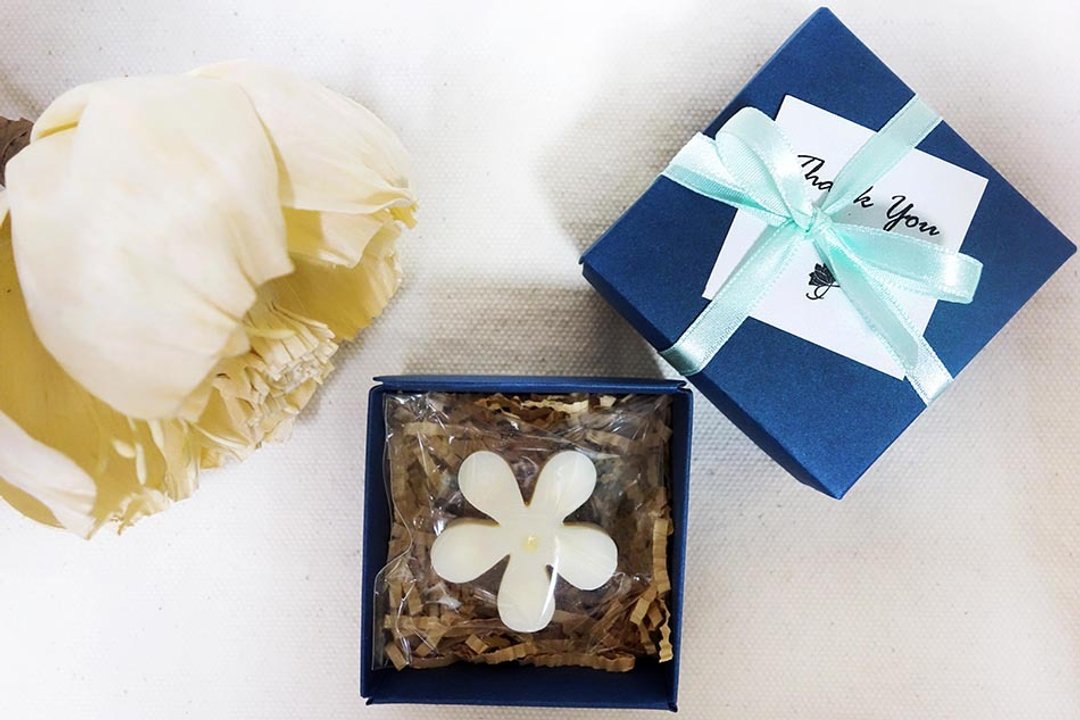 Mini Soap / 小雏菊香皂单入小礼盒 - 海军蓝 / 婚礼小物、企业赠礼、送客礼、二次进场、旅行皂 - 香薰/精油/线香 - 植物．花 蓝色