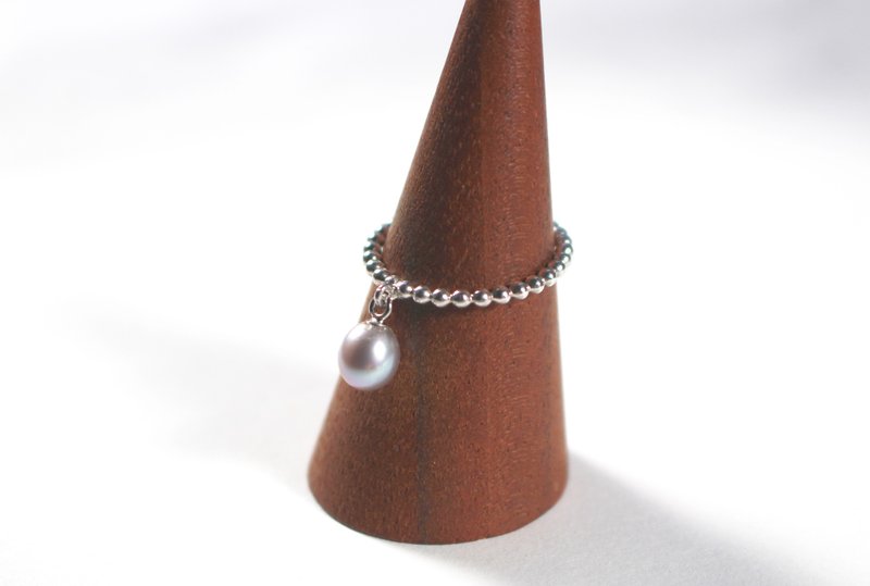 Freshwater pearl bra ring Silver color - 戒指 - 其他金属 灰色
