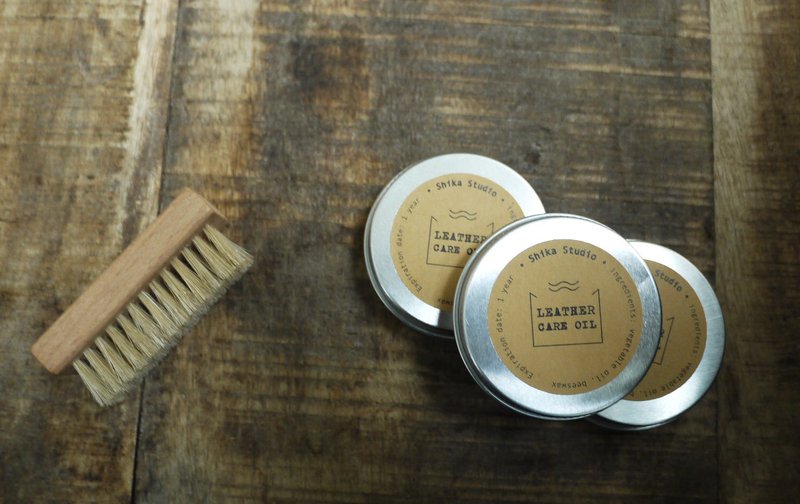 Shika 夕卡革物 -  自制革物用天然蜂蜡保养油 台湾在地农家 - 其他 - 植物．花 卡其色