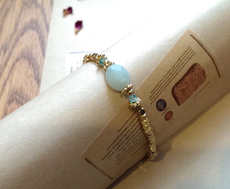 〈 清新的早晨空气 〉天河石、玻璃珠 /黄铜手链 手环 - 手链/手环 - 其他材质 绿色