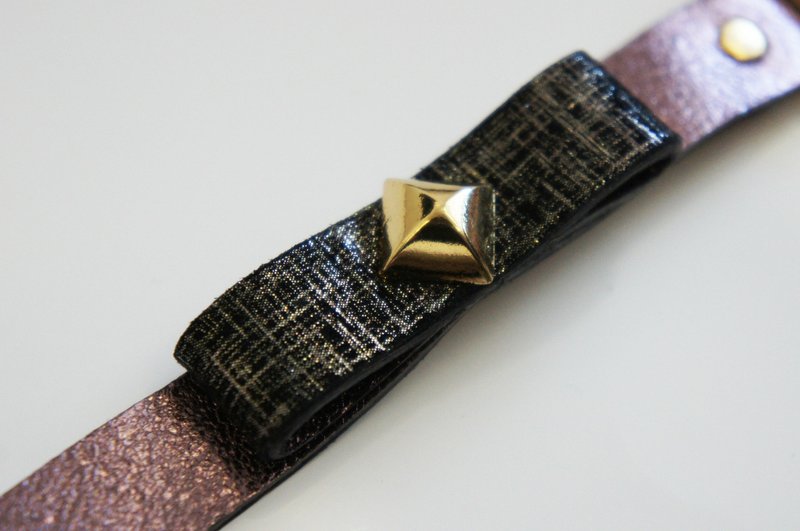 银格纹黑麂皮蝴蝶结 亮紫色牛皮 金方块铆钉手环 PdB纽约手作皮件 - 手链/手环 - 真皮 紫色