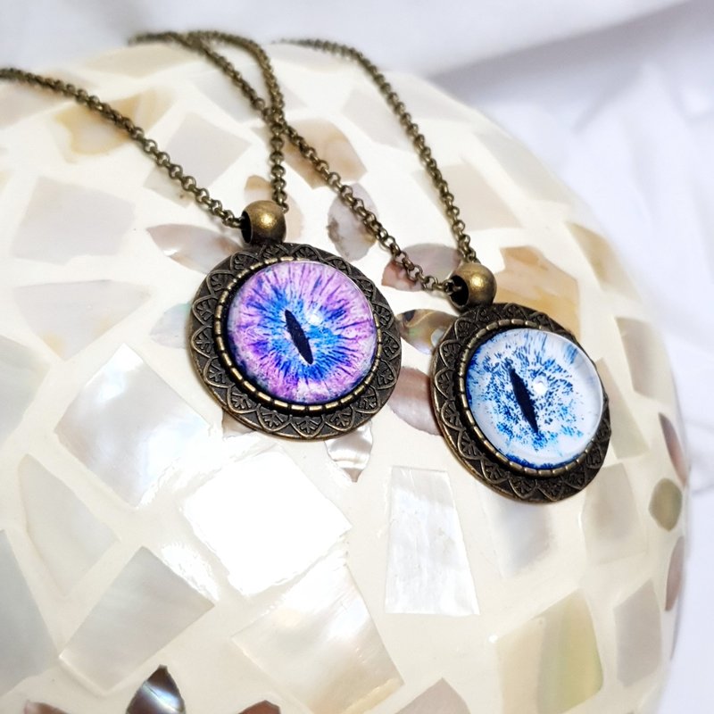 Cat EYE 18mmEYE猫眼 古典花框中长链 - 锁骨链 - 其他金属 多色