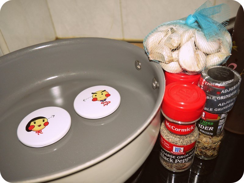 小小礼物首选* 轻巧小圆镜_荷包蛋看对眼 二入组 - 彩妆刷具/镜子/梳子 - 塑料 白色