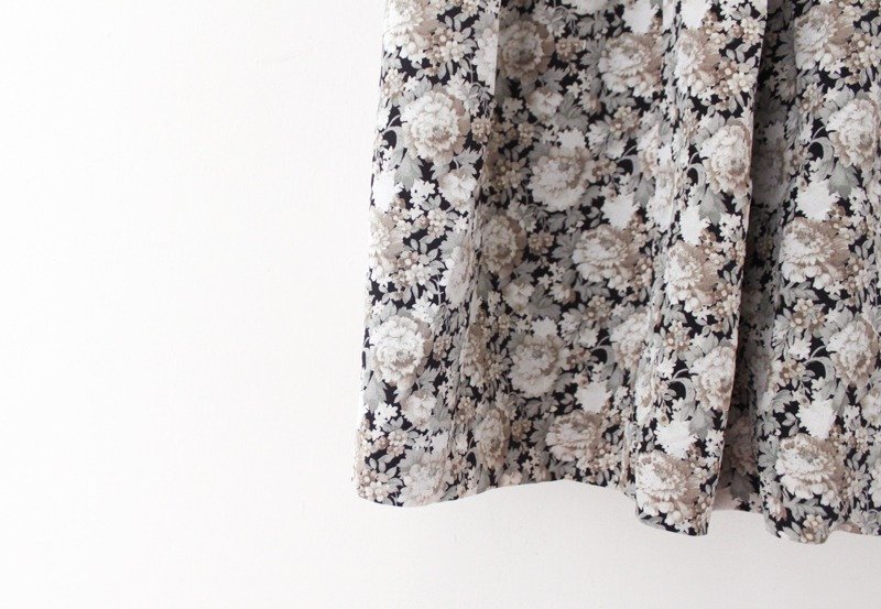 【RE0612SK109】日本雅致满版花朵宽松古着裙 - 裙子 - 其他材质 金色