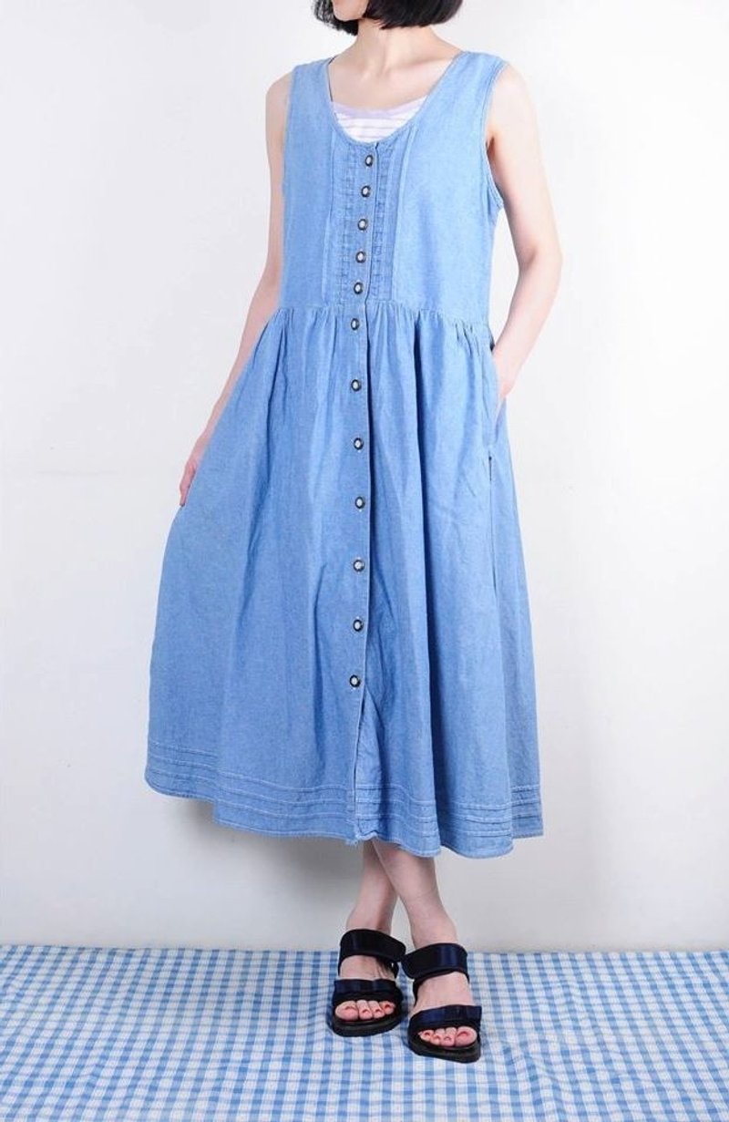 飘飘云朵复古牛仔背心百摺洋装 - 洋装/连衣裙 - 其他材质 蓝色