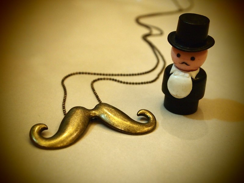 Mr.翘胡子项链 Mr. Moustache Necklace 古铜金（限量款） - 项链 - 其他材质 金色
