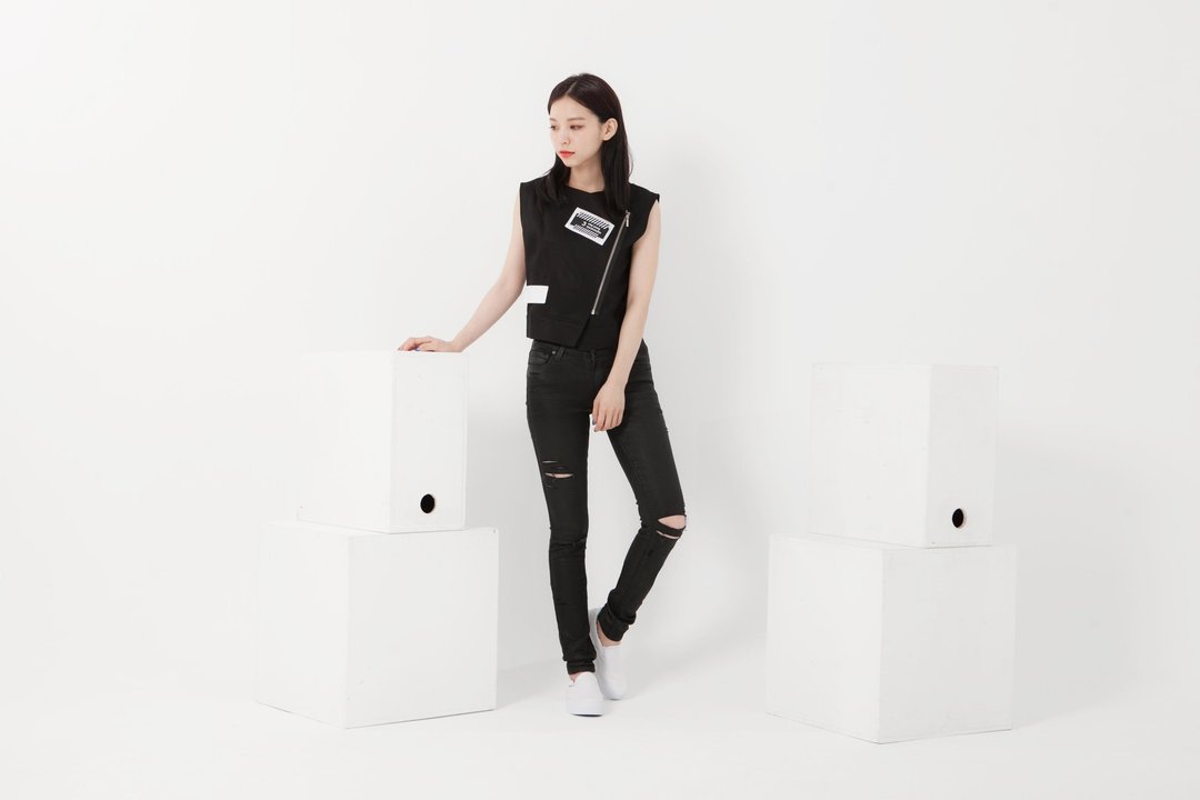 VTGO  黑色拉链无袖短版背心上衣∣棉质∣交界系列∣想好好当个人 - 女装背心 - 其他材质 黑色