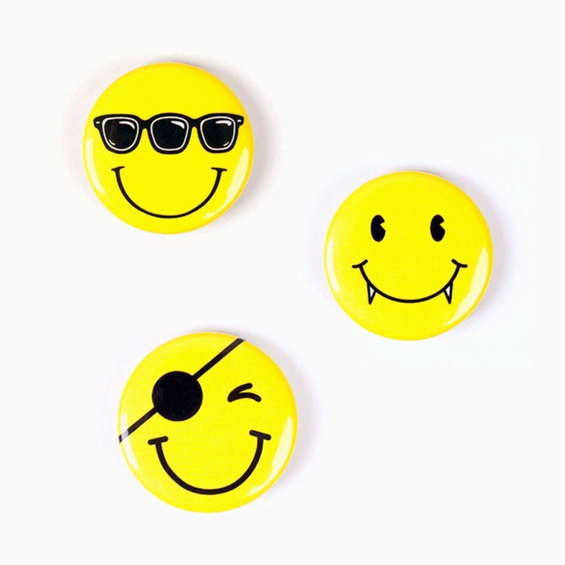 Surprise Badge / 黄色 笑脸 别针 胸章 （中） - 胸针 - 其他金属 黄色