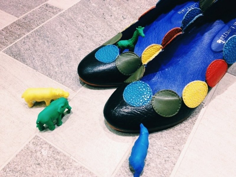 迈阿密娇娃 打腊黑圆中跟鞋 - 女款休闲鞋 - 真皮 