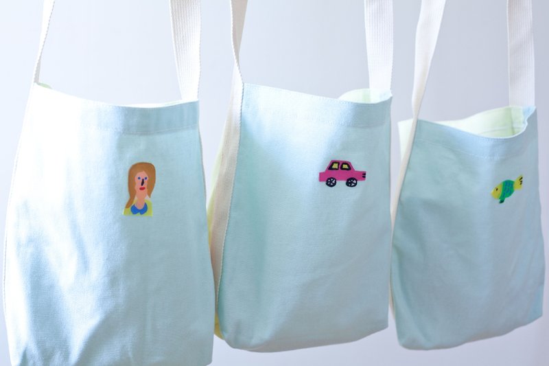 今晚我是手-手绘压克力片冰淇淋双色帆布包-克莉丝汀有一部车养了一只鱼 - 侧背包/斜挎包 - 其他材质 多色