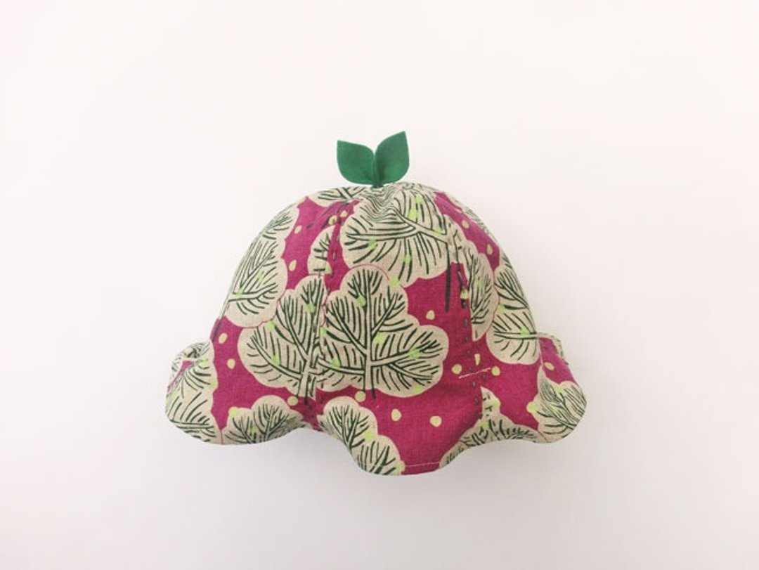 SALE! Grow Up! Leaf Hat for Baby & Toddler / Trees in Snowy Forest - 围嘴/口水巾 - 棉 多色