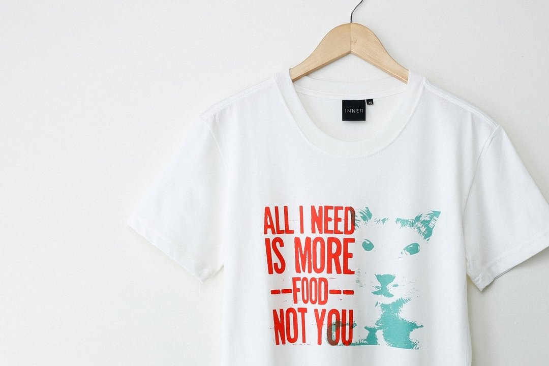 INNER | 猫Food>Me T-Shirt – 乳白色 - 男装上衣/T 恤 - 其他材质 白色