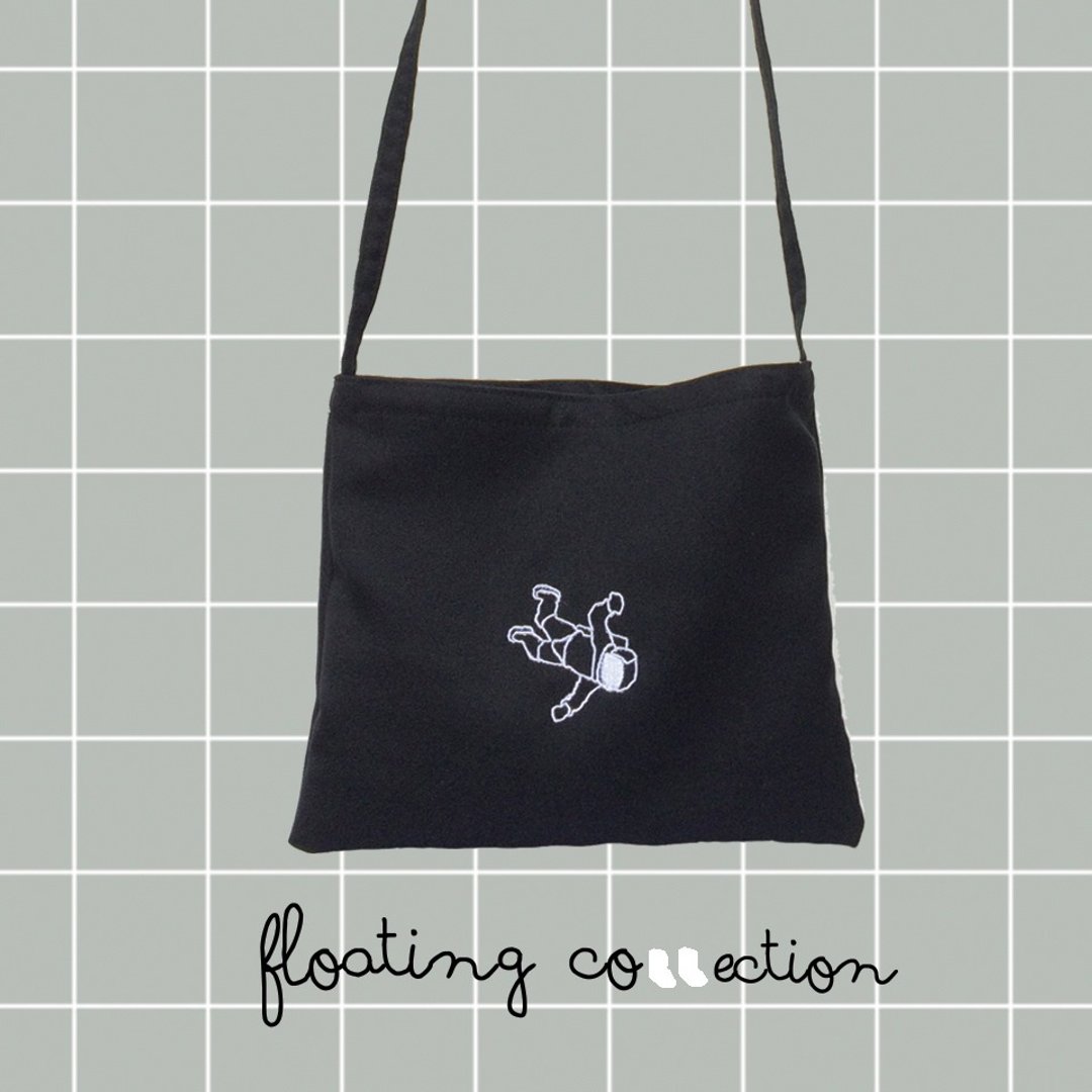 Floating Bag: Mr.Astronaut - 侧背包/斜挎包 - 其他材质 