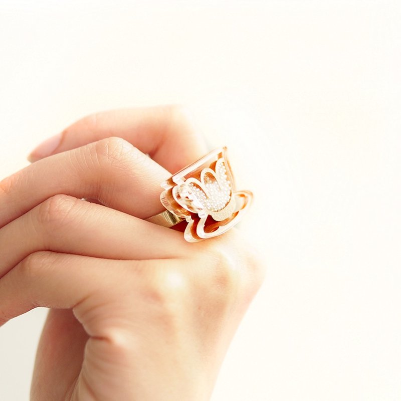 英式茶杯戒指 珍珠 - 戒指 - 压克力 白色