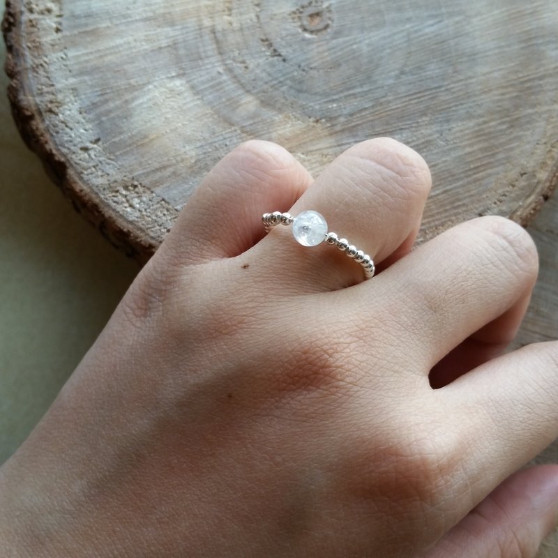 Please provide size when order- 925 silver ring with moonstone月亮石 925纯银小圆珠戒指 - 戒指 - 宝石 蓝色