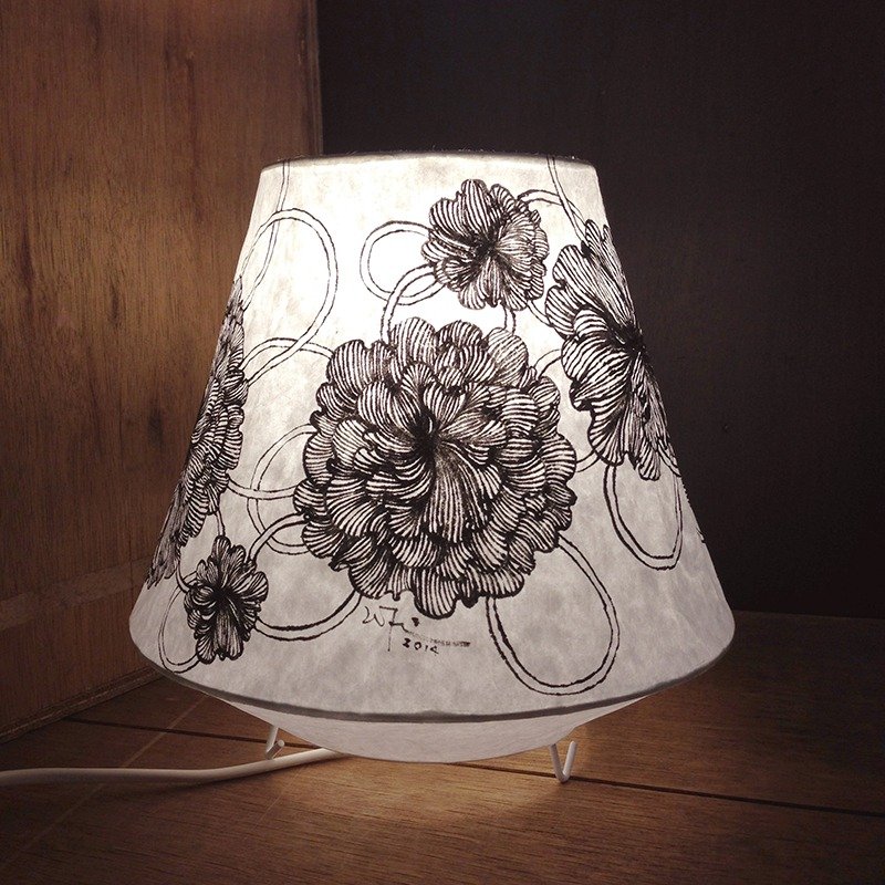 光，正在漫衍手绘桌灯 - 灯具/灯饰 - 纸 白色