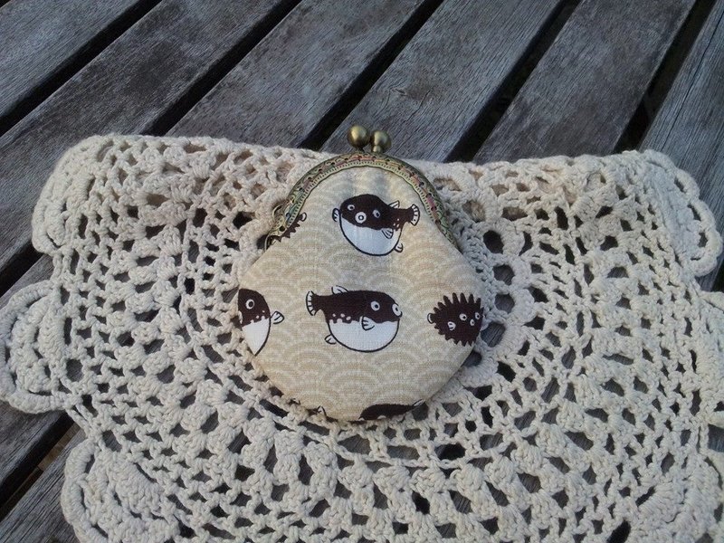 可爱河豚 贝壳口金包(6cm) - 零钱包 - 其他材质 多色