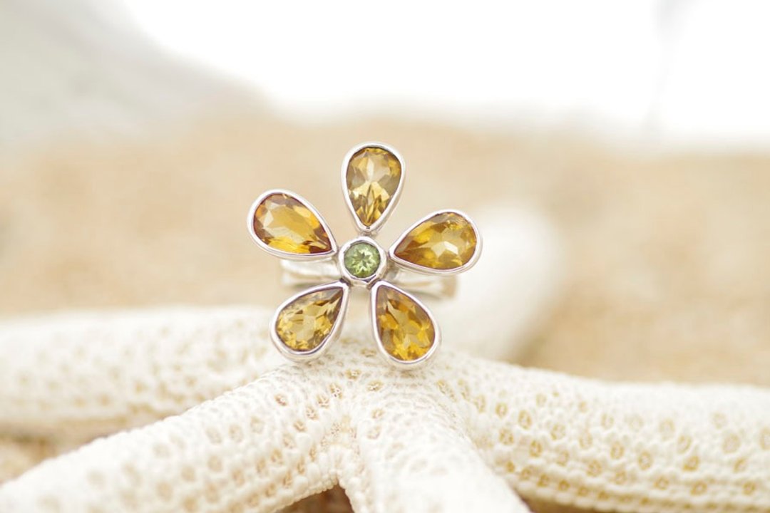 Flower ring Citrine and Peridot - 戒指 - 宝石 黄色