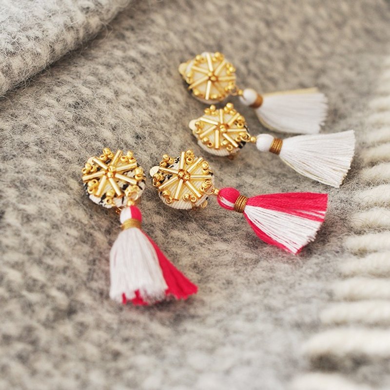 Earrings / Rosette tassel earring - 耳环/耳夹 - 其他材质 白色