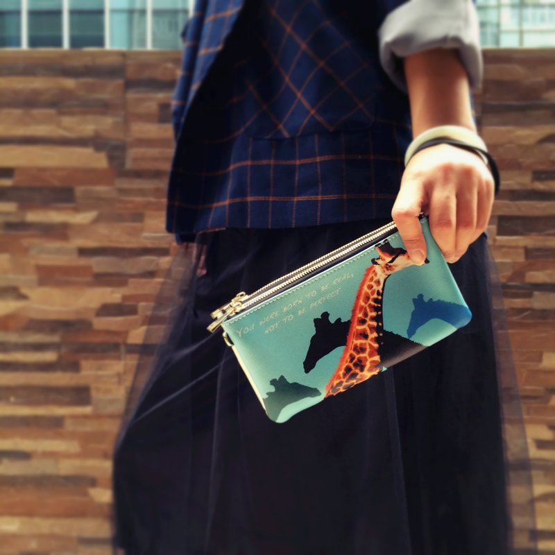 可爱长颈鹿双拉链单肩包 Cute giraffe double zip shoulder bag by Shuki Design - 侧背包/斜挎包 - 真皮 蓝色