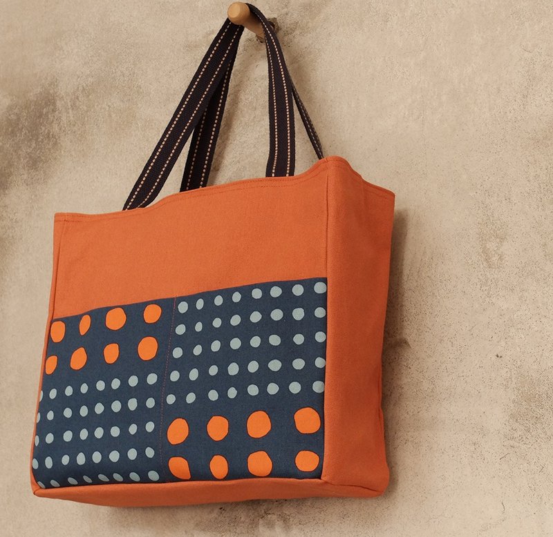 两碗小汤圆　装可爱公事包　有拉链　帆布托特包　多口袋　砖橘　时尚橘 - 侧背包/斜挎包 - 其他材质 橘色