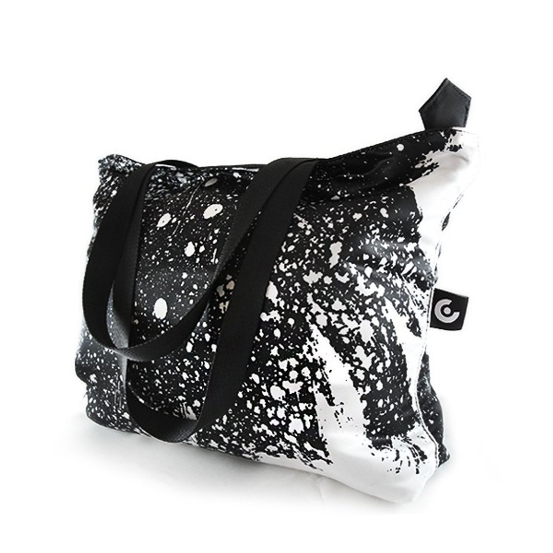 肩背 大容量 防泼水 外出 托特包【FUN TOTE】轻旅行 | WATERFALL 瀑布 (白) • DART ME 享乐印花 - 侧背包/斜挎包 - 其他材质 白色