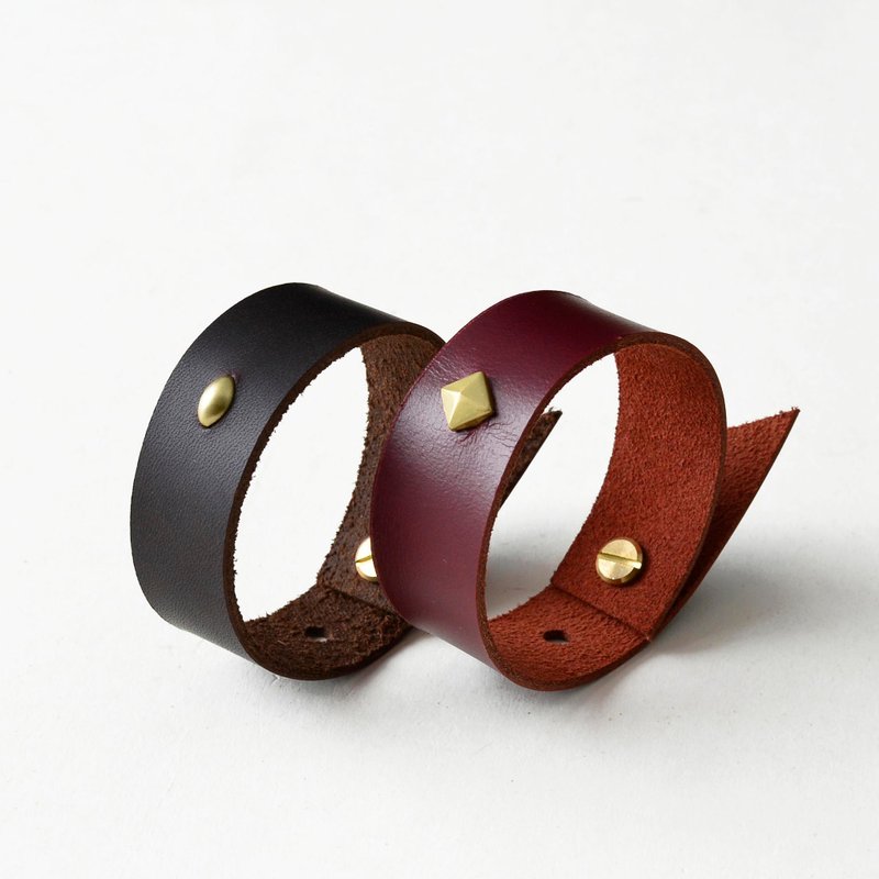 【手工娘子汉】黄铜手足 皮革&纯黄铜手环 情侣对环 可刻字 - 手链/手环 - 真皮 咖啡色