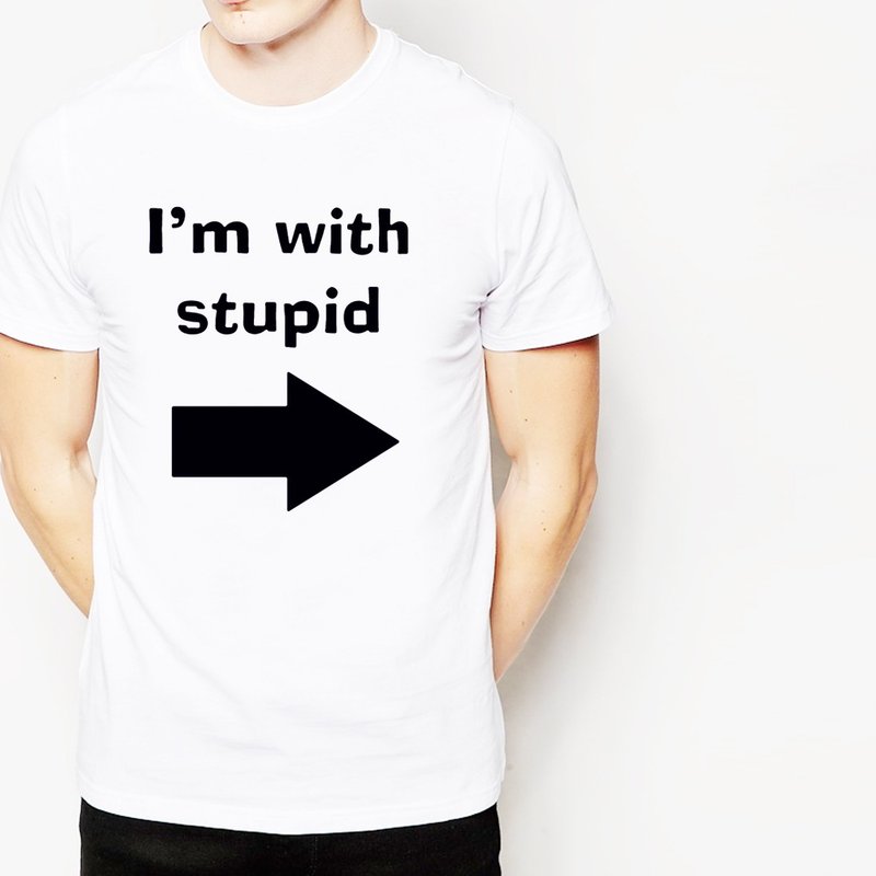 I'M WITH STUPID短袖T恤-2色 我跟笨蛋在一起 文青 设计 时髦 文字 趣味 时尚 - 男装上衣/T 恤 - 其他材质 多色