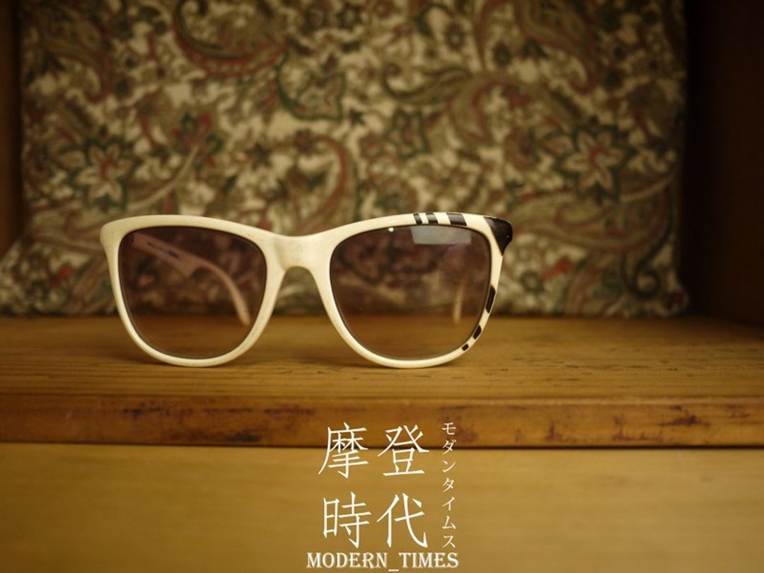 Modern_Times〔Vintage 旧物 专卖〕太空时代 MODYLOOK PARIS 骨董 太阳眼镜 - 其他 - 其他材质 白色