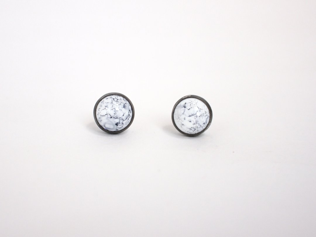 Circle dot 土耳其之眼-白石 不锈钢耳针 耳环  耳饰 327 - 耳环/耳夹 - 其他金属 白色