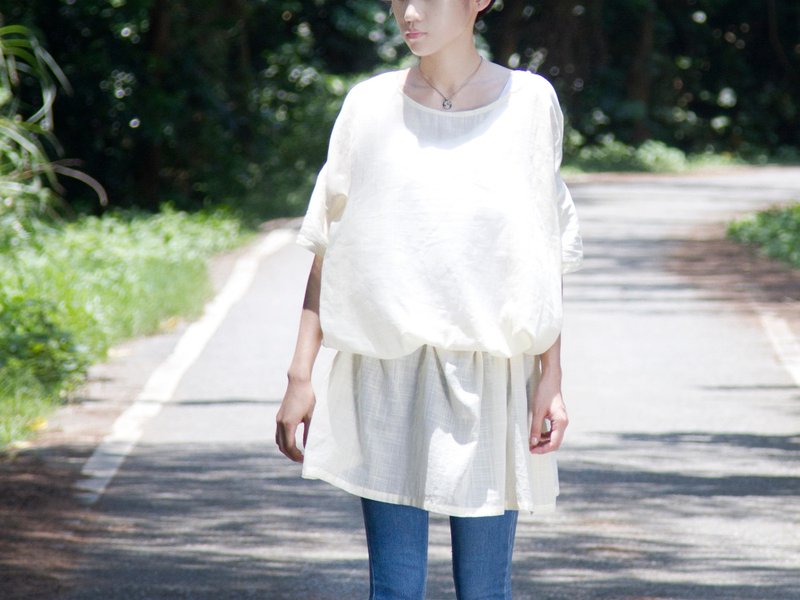 HB背扣透肤薄短袖洋装 / 米白 - 洋装/连衣裙 - 绣线 白色