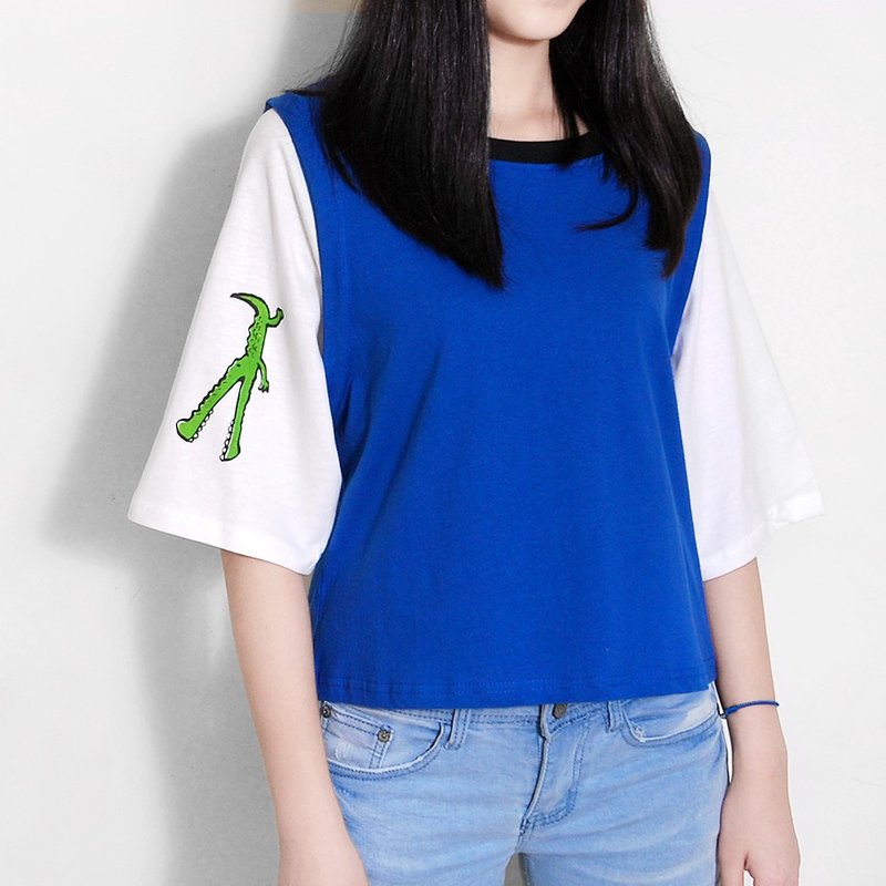 【独家限定】小鳄鱼的难处／短版五分袖上衣 - 女装 T 恤 - 其他材质 蓝色